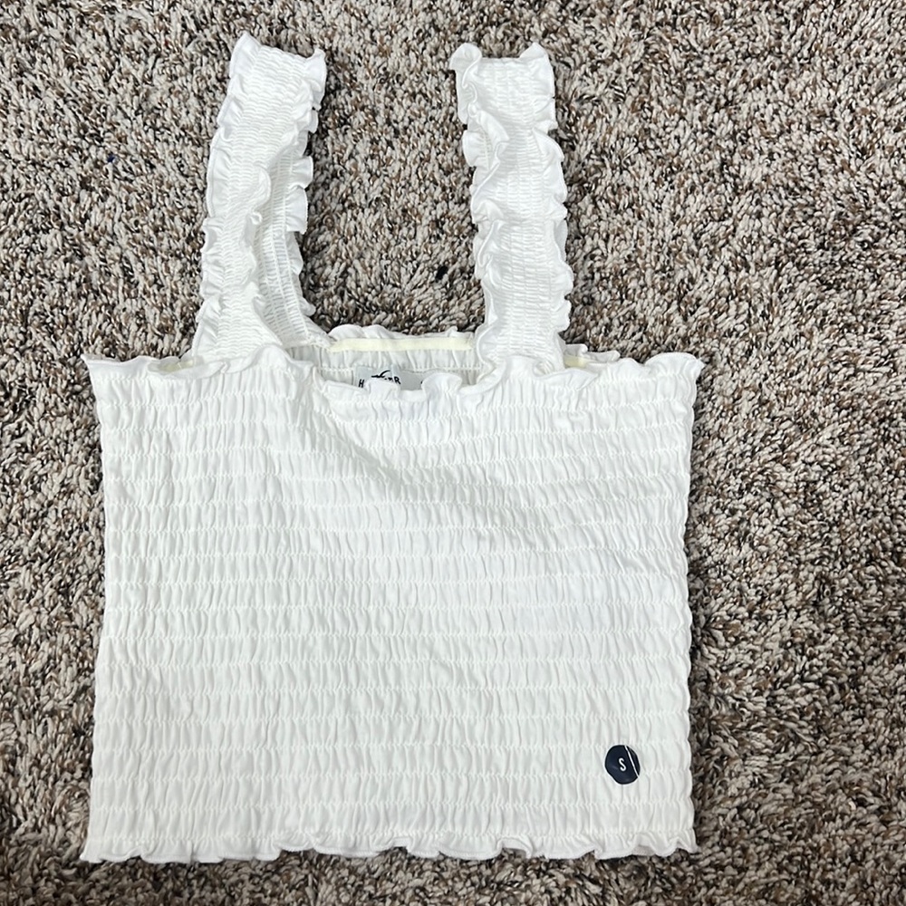 Crop top from Hollister size small. Never worn.